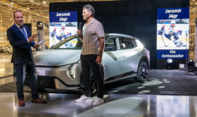 Jágr pokřtil první elektromobil Kia vyrobený v Evropě
