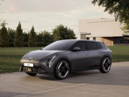 Kia EV4 hatchback - Ostré linie a precizní detaily