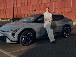 Kia EV4 fastback - Dynamická silueta s prodlouženou zádí