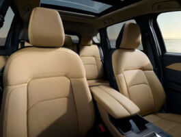 Větší kabina a ambientní osvětlení