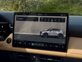 Velký středový displej